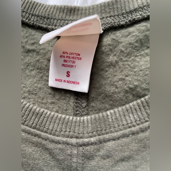 Wide Scoop Neck Green Fleece - Picture 3 of 6